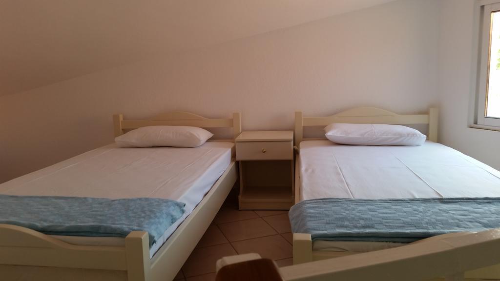 Ferienwohnung Amparoudes Kriopigi Zimmer foto